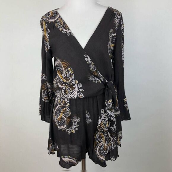 Free People All The Right Ruffles Paisley Romper NWOT Size Small - Picture 8 of 12